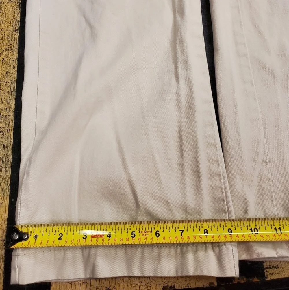 🤴👖 Old Navy Classic Khaki Dress pants 33 x 32